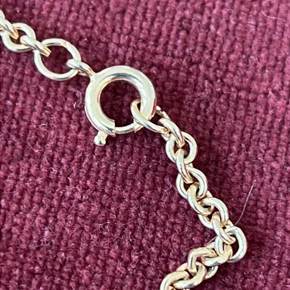 VINTAGE Avon Needlepoint Pendant With Chain - Picture 6 of 7